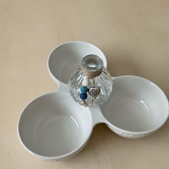 Clear Ribbed Glass Bud Vase Platter Decoration- Silver Heart Blue Beads 💙 - Picture 2 of 3